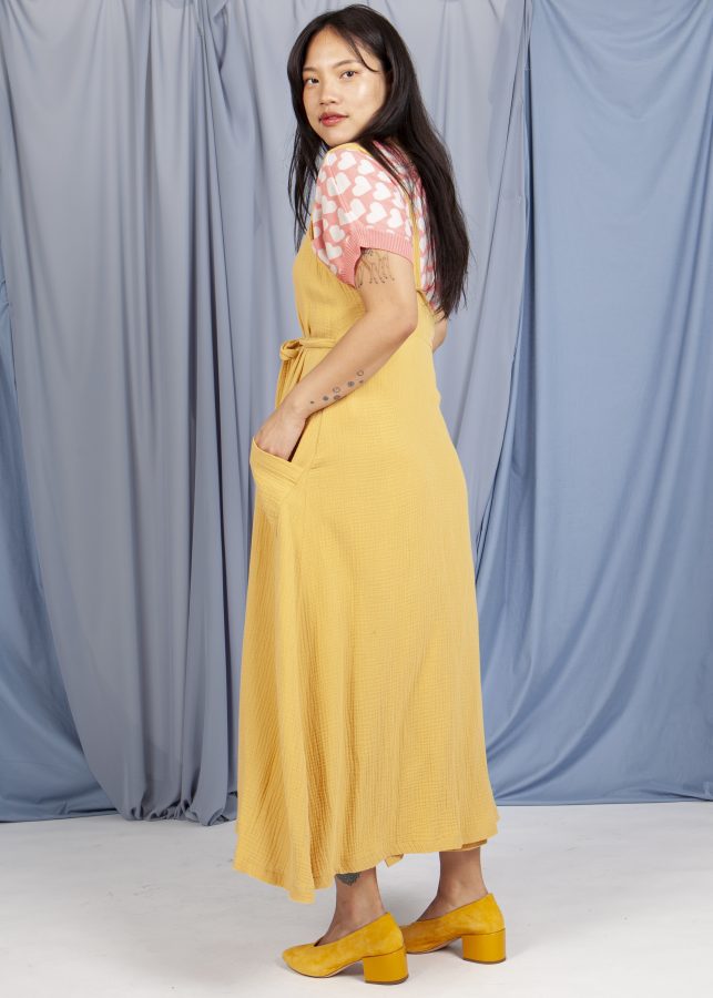 vestido delantal mostaza - Imagen 2