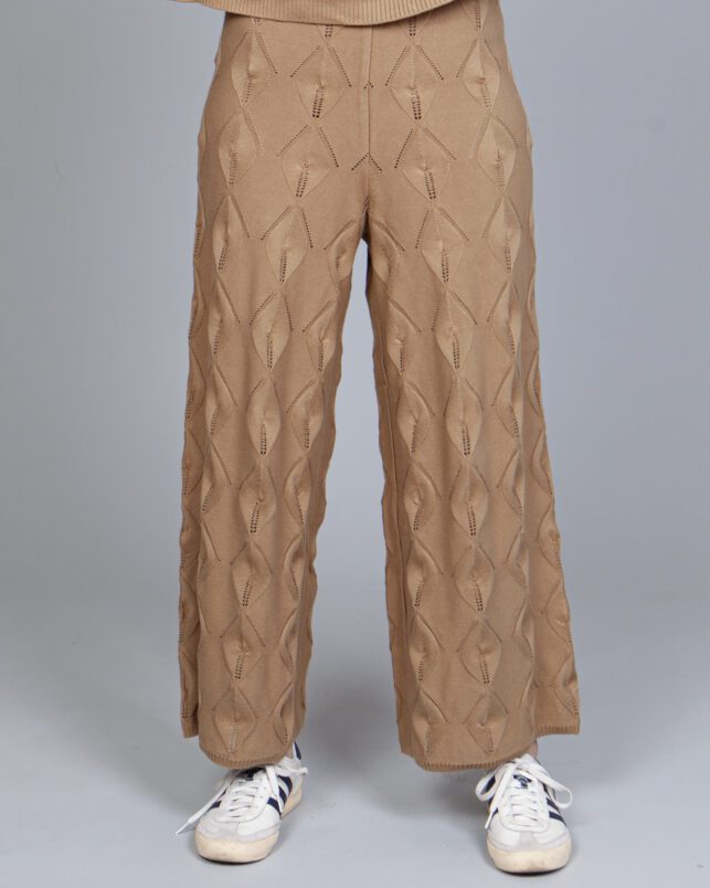 PANTALÓN HOJAS CAMEL - Imagen 4