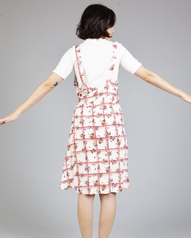 vestido delantal roses rojo - Imagen 4