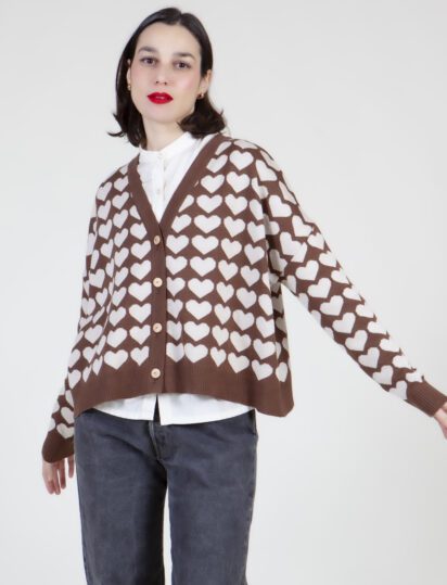 chaqueta corazones marrón