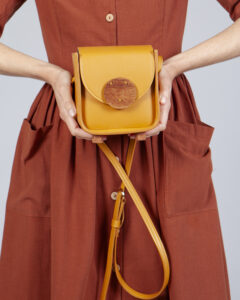 bolso piccolo mostaza