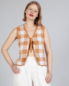 CHALECO VICHY CARAMELO