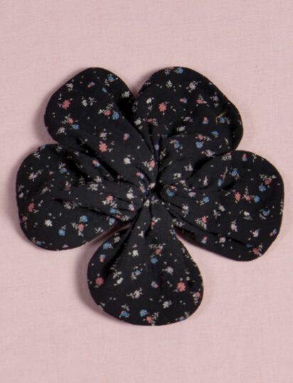scrunchie flores negro