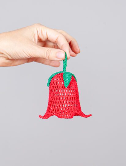 campanilla crochet red